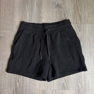 Lululemon Scuba High-Rise Short Size 8 Black
